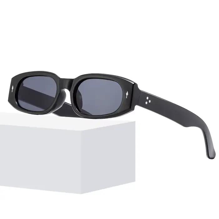 Lunettes personnalisées pêche - Petite monture à rivets anti-UV pour pêcheuses exigeantes