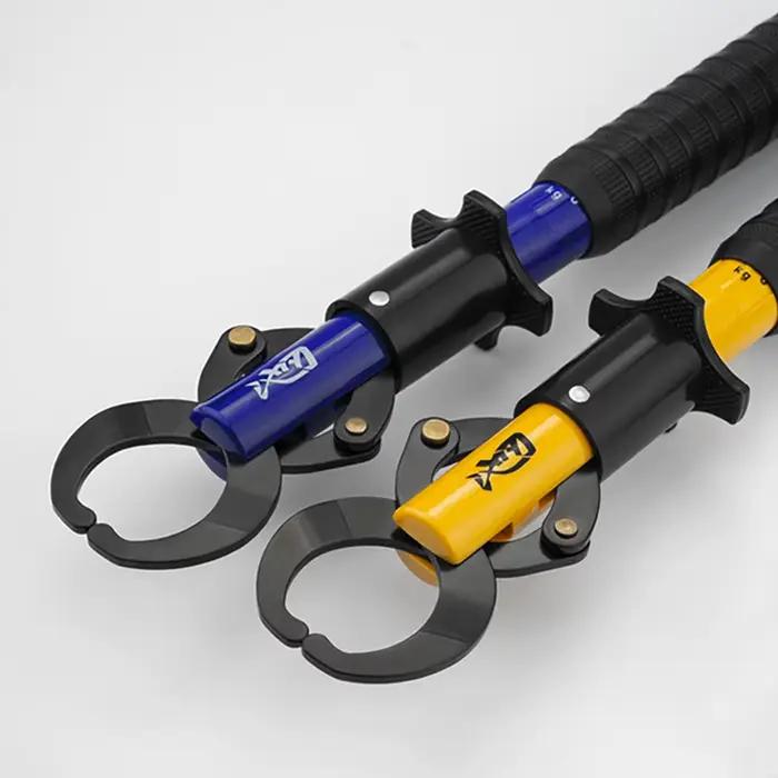 Pince de contrôle et pesée pour poissons LINNHUE - Gripper pêche avec système de verrouillage