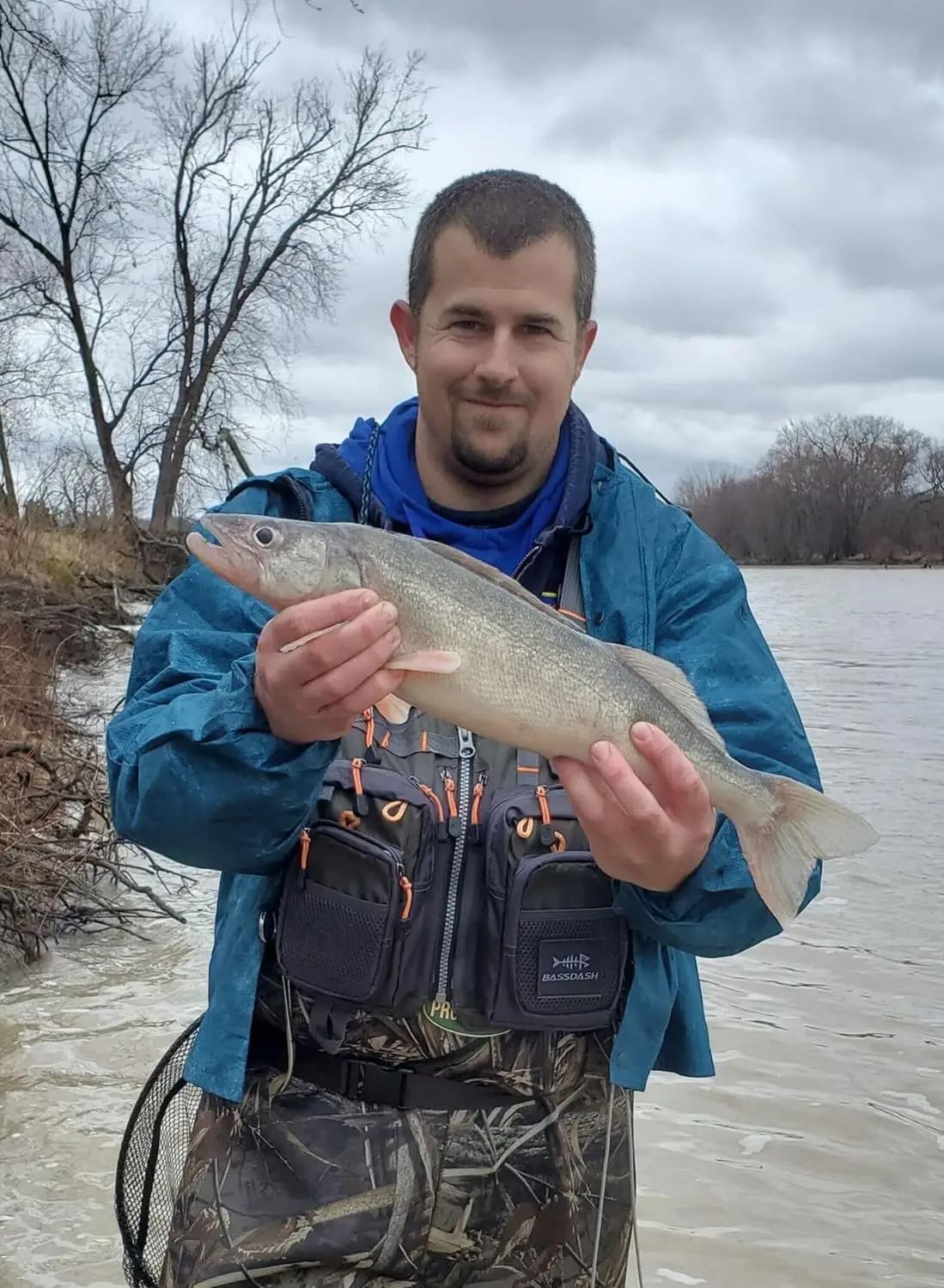 Veste de pêche respirante et ajustable pour la pêche à la mouche, le surfcasting et les sports nautiques