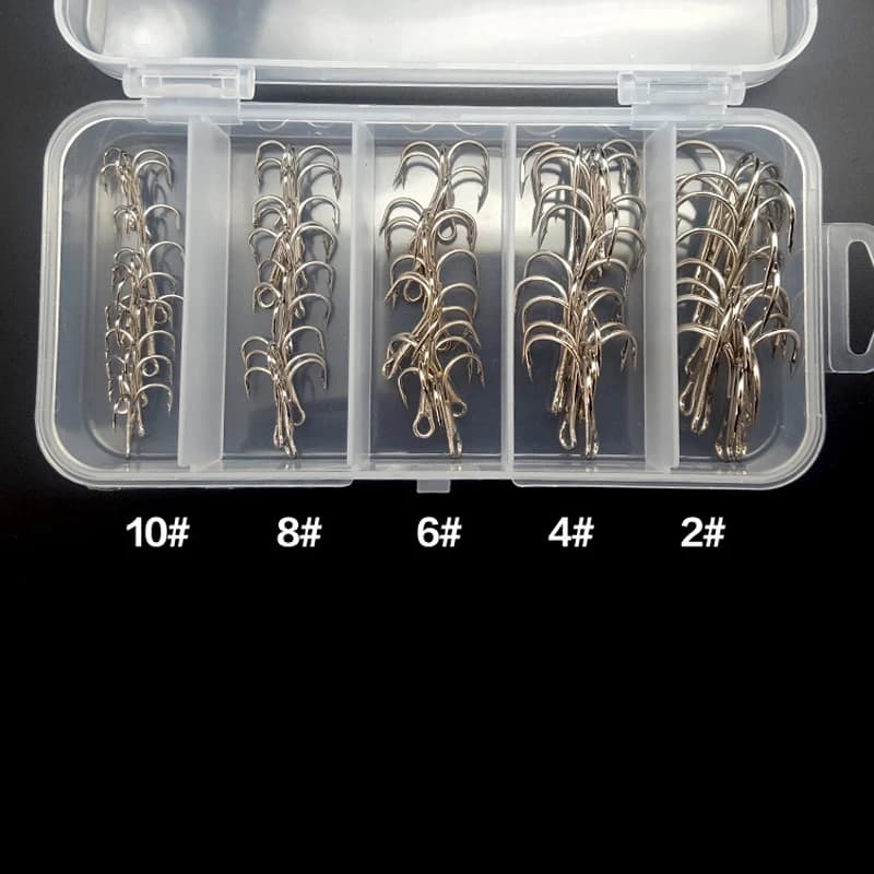 Lot de 50 hameçons triples pêche DG04, acier haute carbone avec ardillon, noir/argent, pour carnassiers