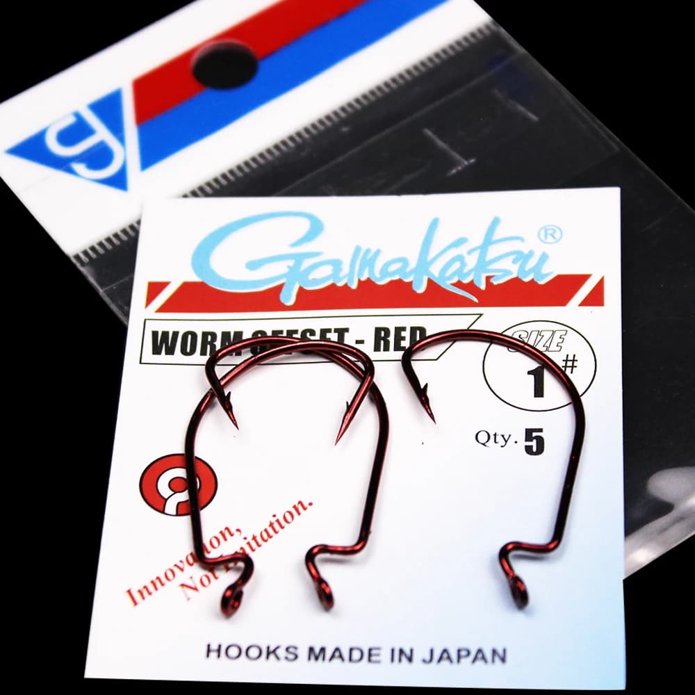 Hameçons Gamakatsu rouges offset pour leurres souples et montage Texas rig - tailles 5/0 à 6 en acier carbone