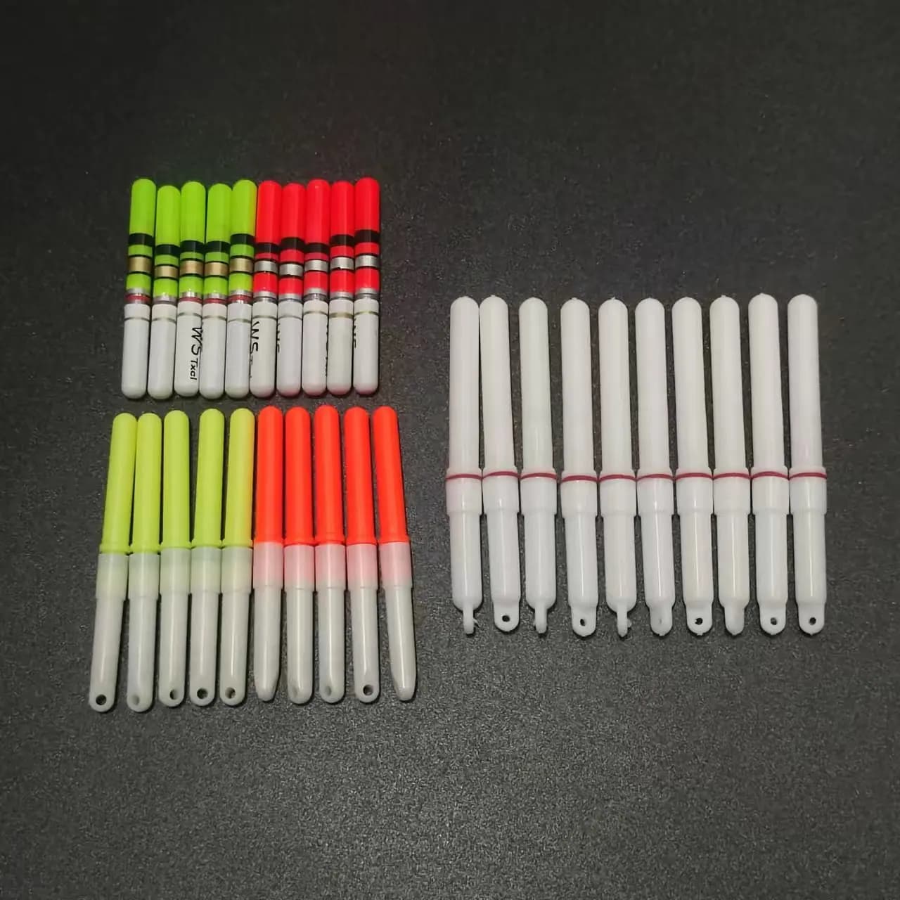 10 bâtons lumineux LED pour flotteurs nocturnes - Vert et rouge avec piles CR322/CR425