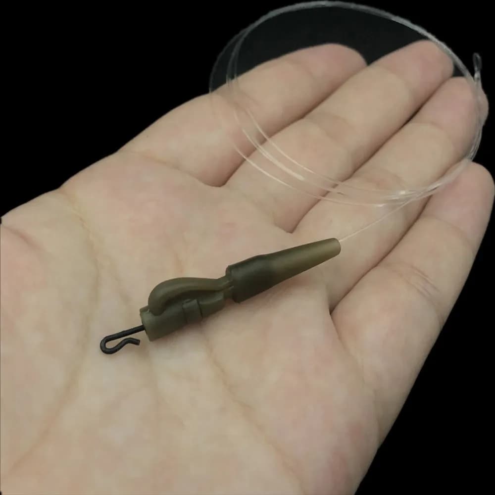 Mouches de carpe fluorocarbone 100% fudées prêtes à l'emploi avec clips à plomb et émerillon QC