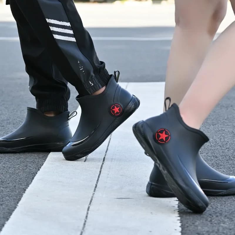 Bottes de pluie mode homme basse sans lacets antidérapantes pêche confort PVC