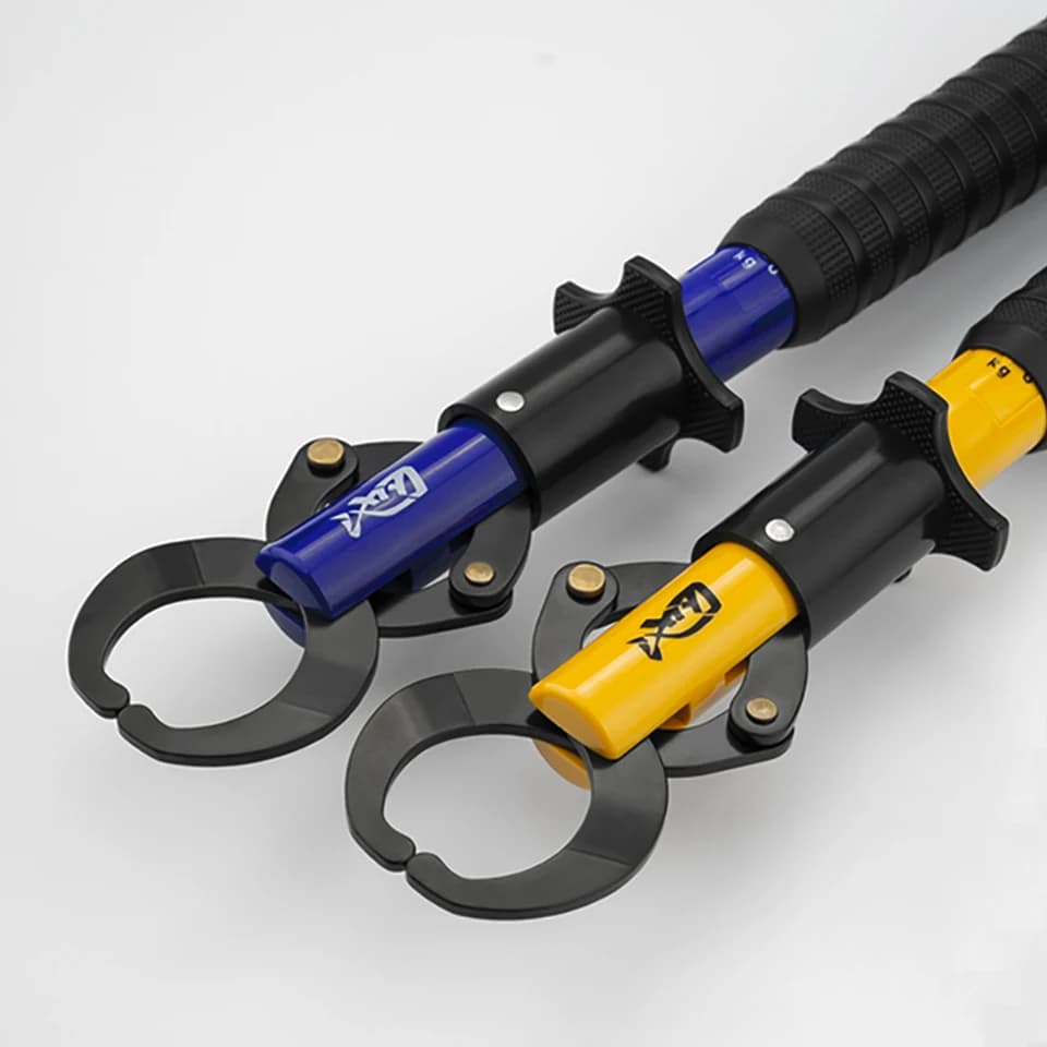 Pince de contrôle et pesée pour poissons LINNHUE - Gripper pêche avec système de verrouillage