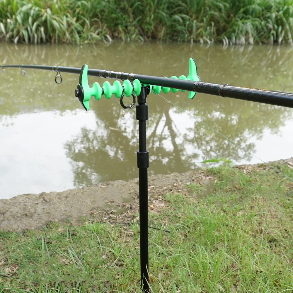 Support tête canne à pêche carp fishing Hirisi : repose-canne plastique pour barres de buzz et accessoires