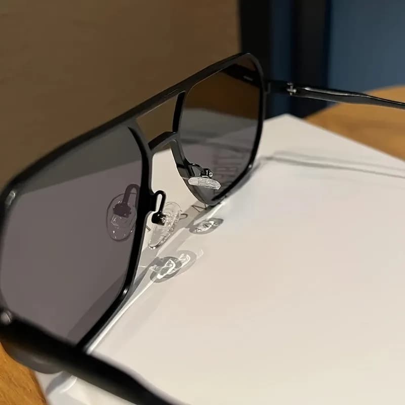 Lunettes polarisées photochromiques carrées - Monture métal unisexe idéale pour la conduite