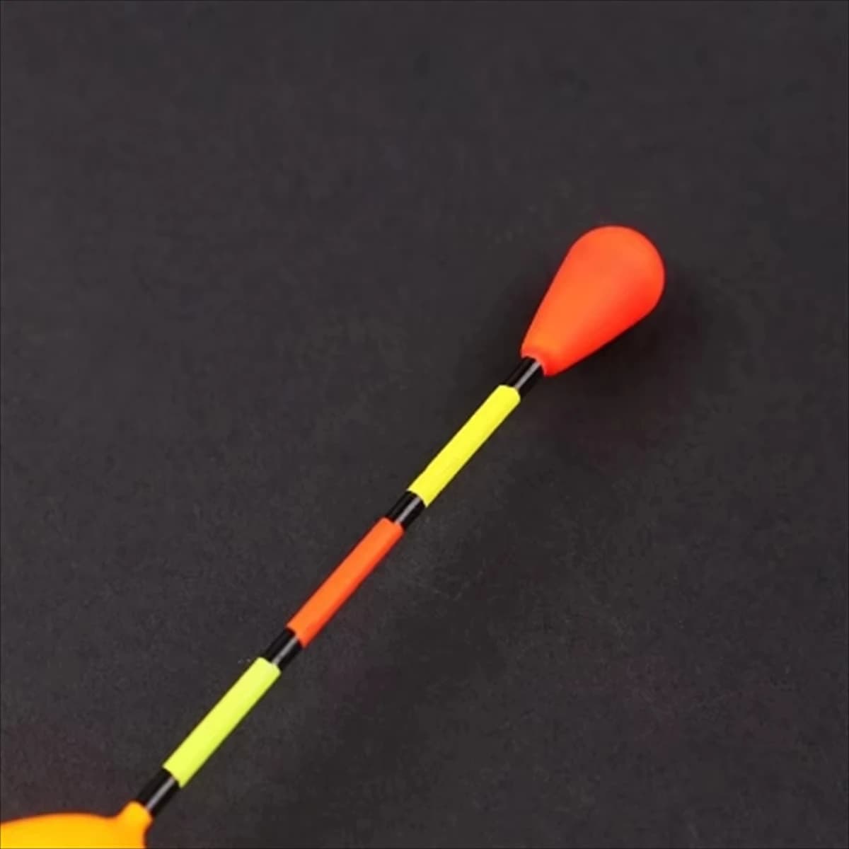 Lot promotionnel 10 flotteurs de pêche mélangés tailles couleurs pour équipement complet pêcheur