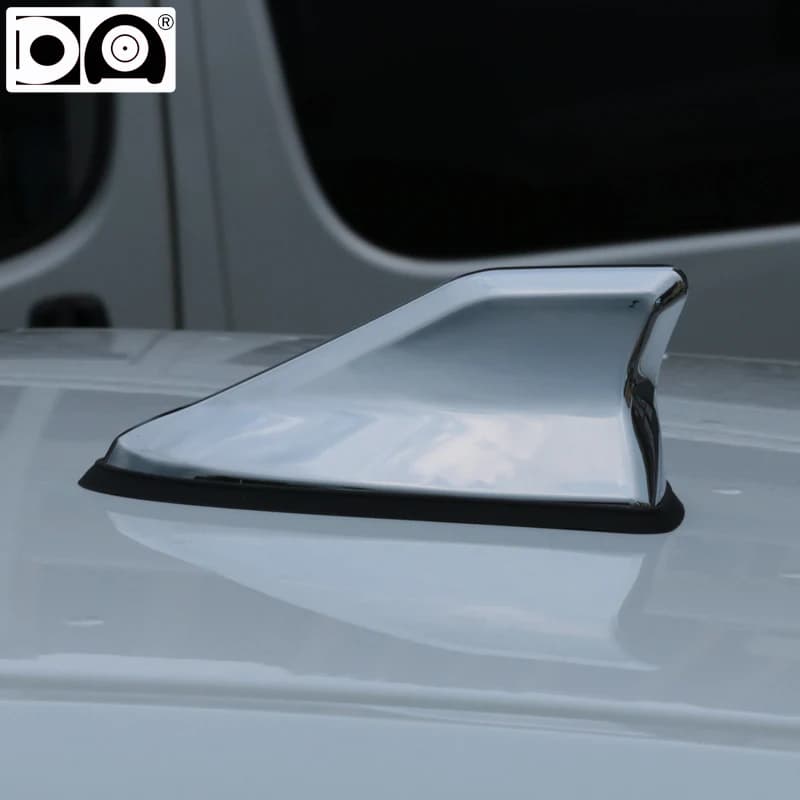 Antenne voiture universelle aileron de requin étanche signal radio FM/AM renforcé peinture piano