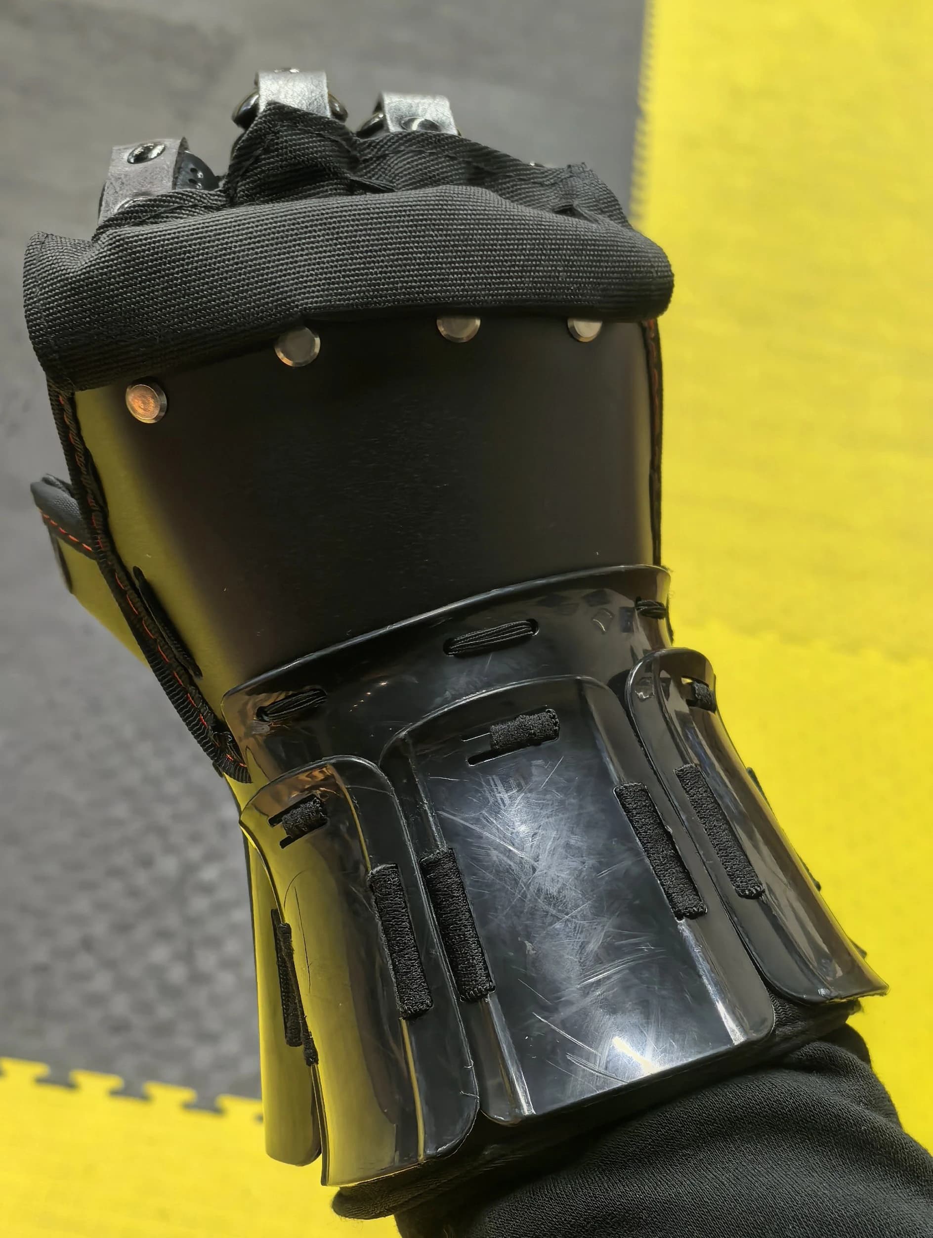 Gant unique tactique acier : protection entraînement, sécurité renforcée, préparation pêche
