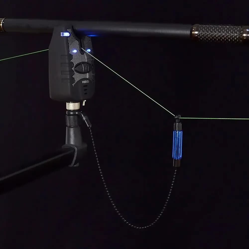 Kit alarme et swingers Hirisi 1+1 pour carpe - Indicateur LED 4 couleurs avec détecteur de touches précis
