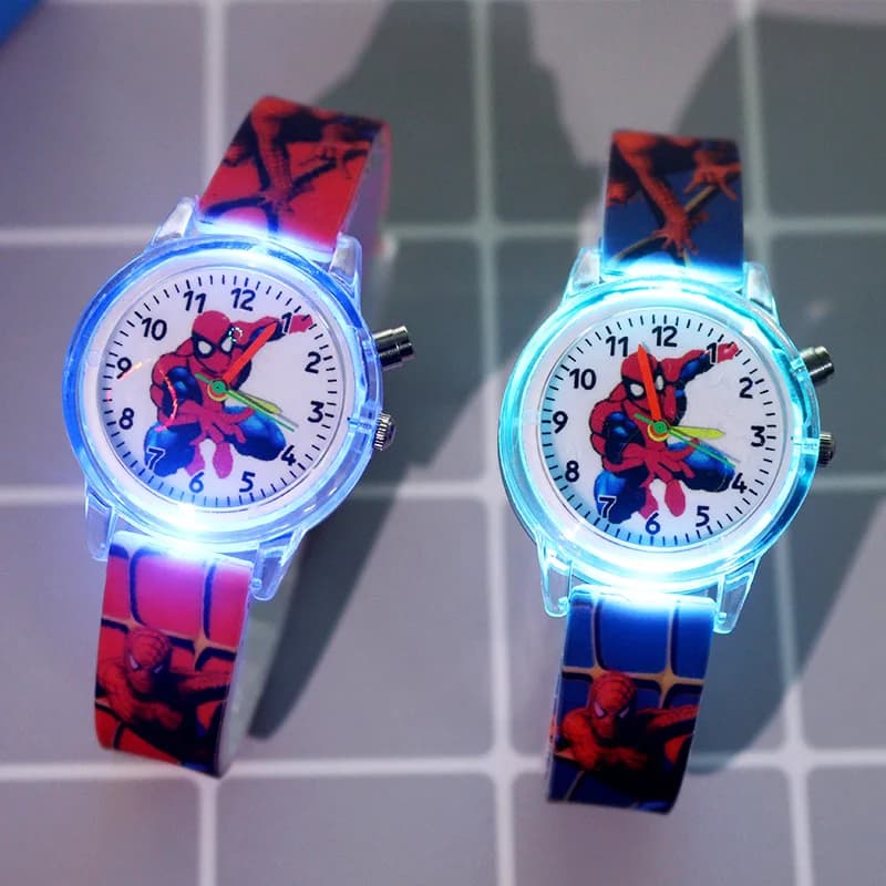 Montre enfant Spider-Man Marvel à lumière colorée, bracelet silicone étanche 3 bars, idée cadeau jouet garçon