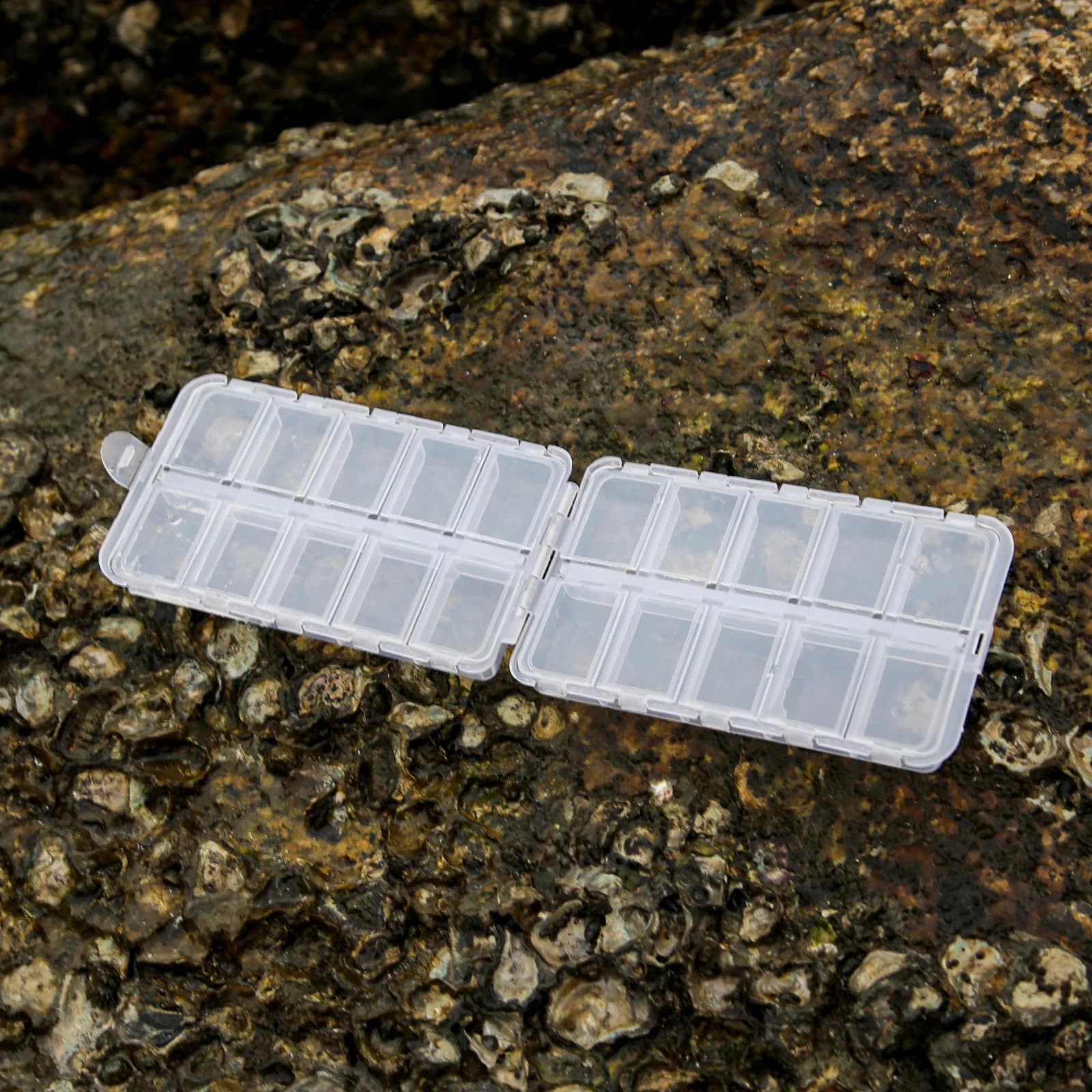Boîte de pêche transparente 20 compartiments - Coffret rangement leurres et appâts 16.5x10x4cm