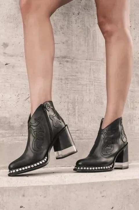 Bottines femme cuir talons bas broderie britannique - Chaussures soirée PU design cool