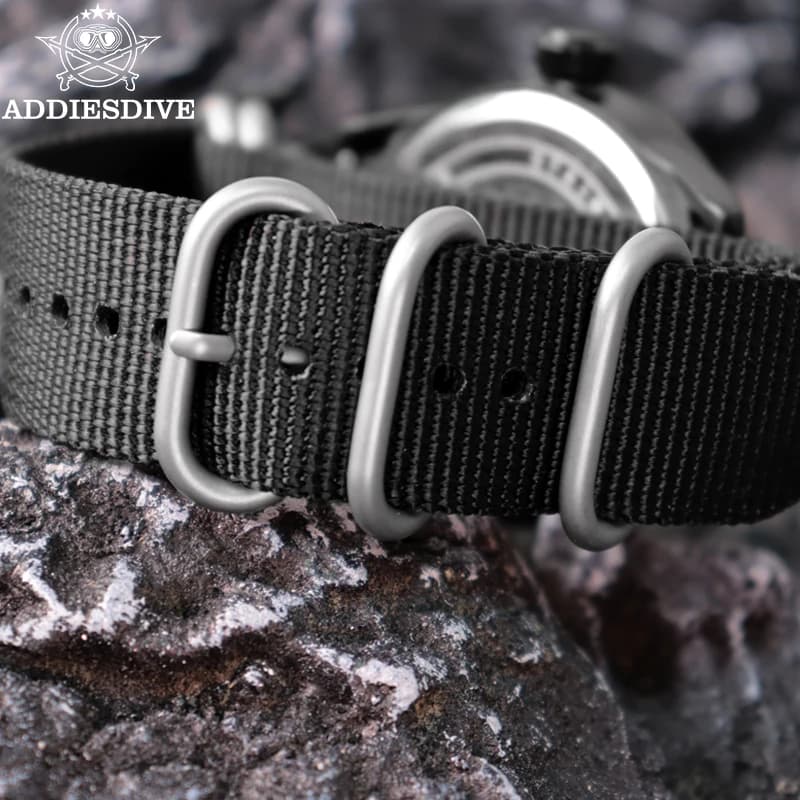 Montre homme ADDIESDIVE étanche 50m à cadran large et bracelet nylon - montre sport analogique luminescente