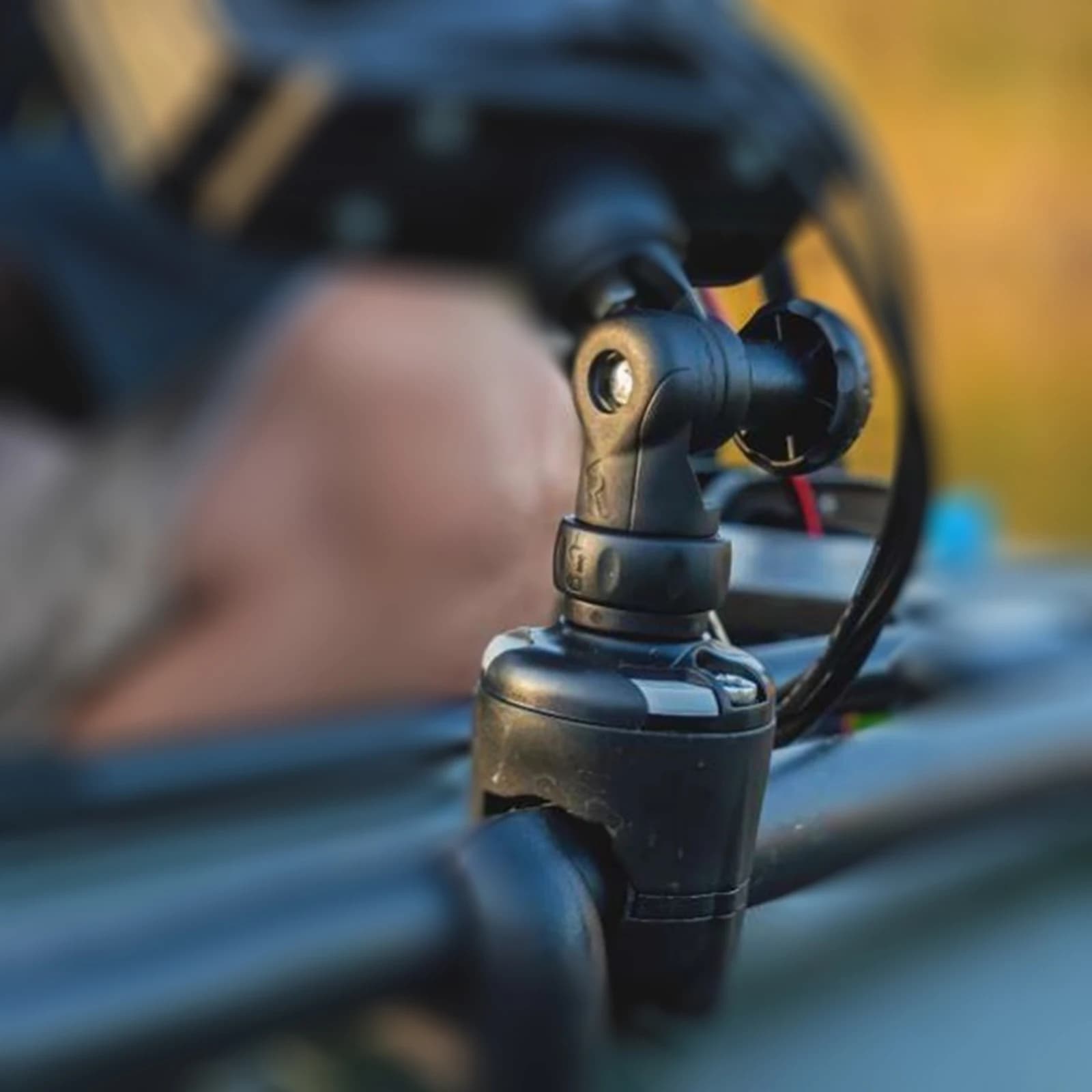 Support de canne à pêche pour kayak - Fixation rail facile à installer pour barres rondes ou carrées 12-38mm