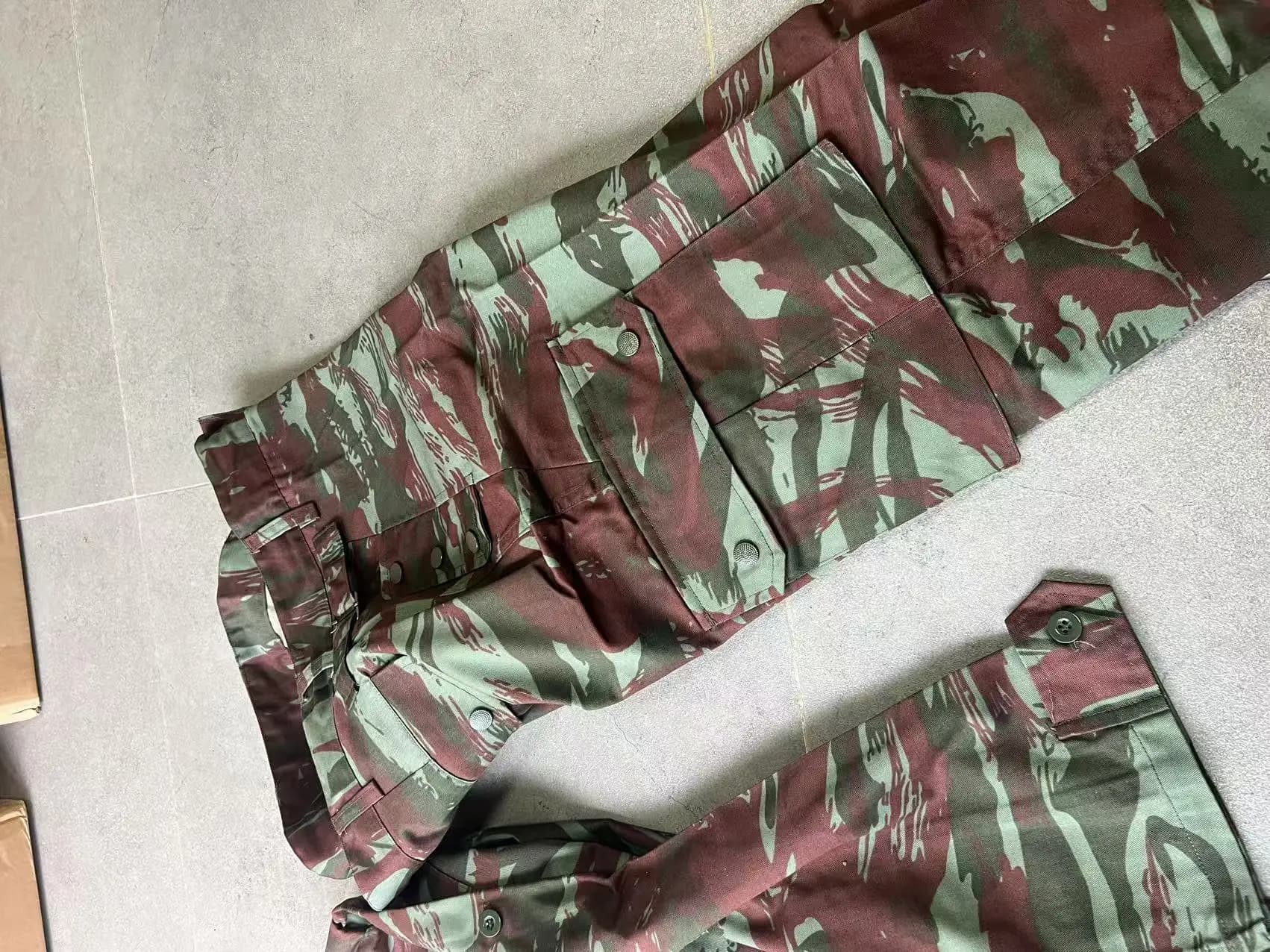 Set camouflage lézard français Benin - Tenue pêche africaine pour discrétion exceptionnelle berges