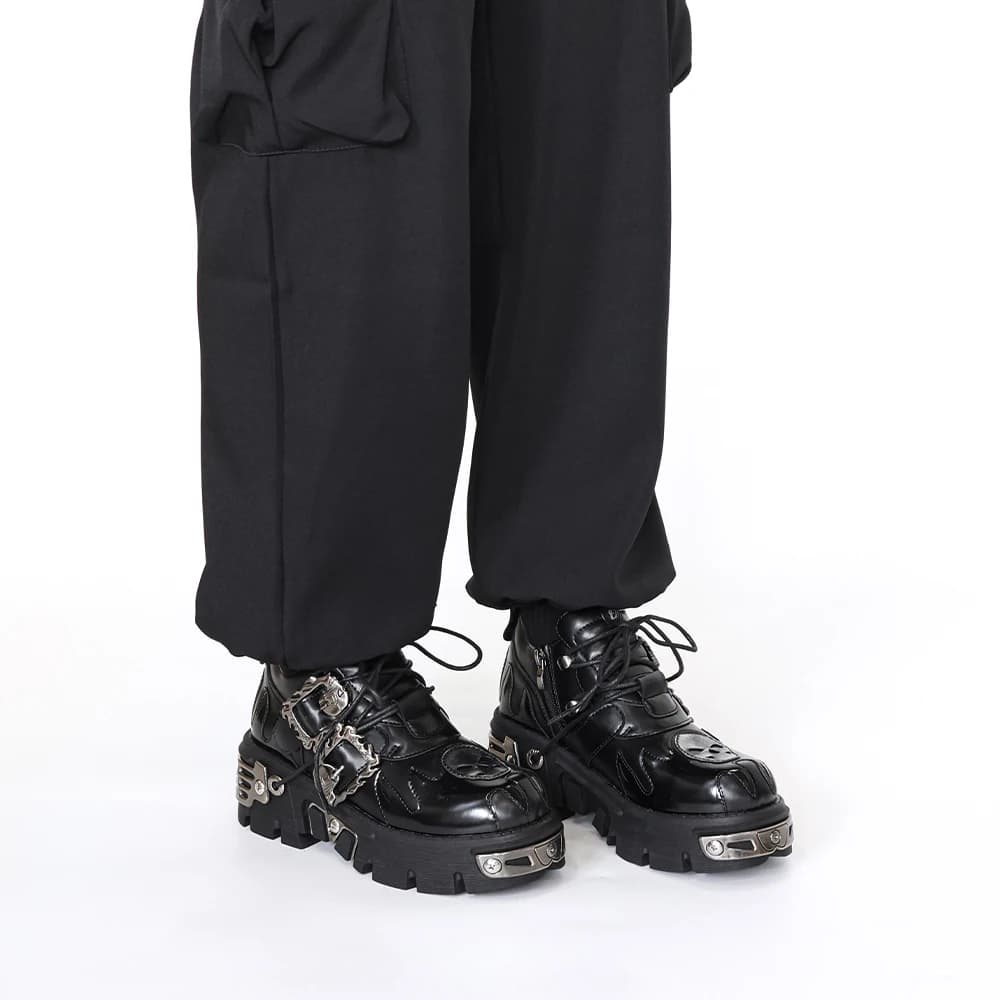 Chaussures couple vintage rock punk 2026 cuir rétro bottes unisexe plateforme unique design niche métal