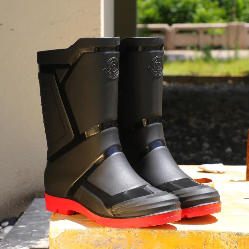 Bottes de pluie homme fashion mi-mollet imperméables antidérapantes outdoor lavage auto PVC bout rond talon bas