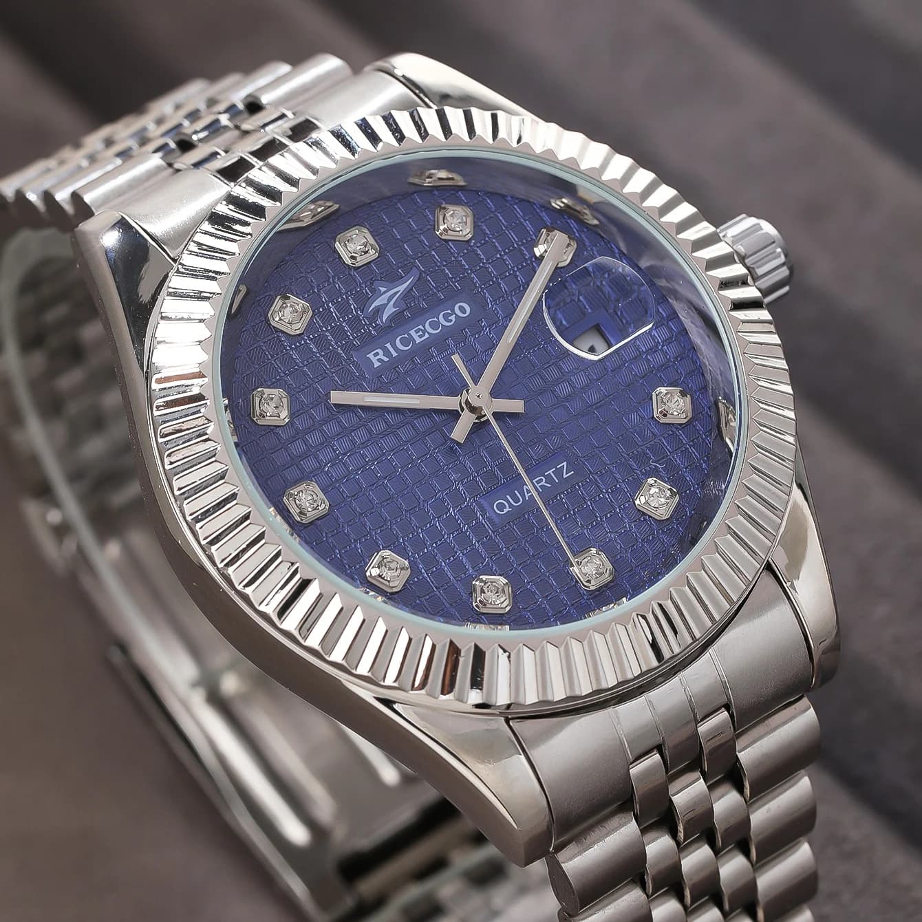 Montre homme quartz luxe acier inoxydable étanche pour pêche - affichage date et chronomètre