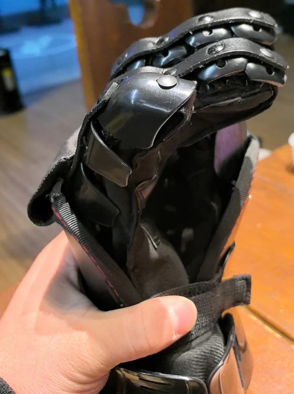 Gant unique tactique acier : protection entraînement, sécurité renforcée, préparation pêche