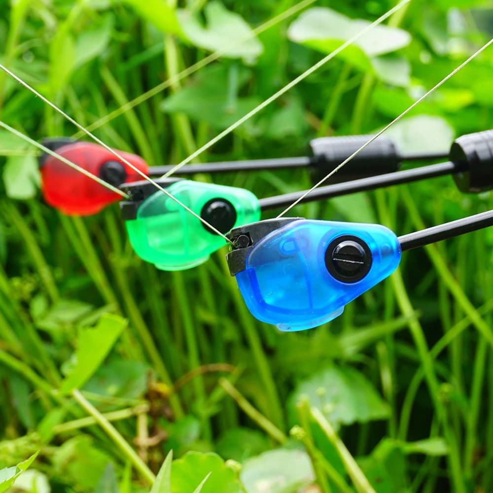 Kit d'alarmes de touche étanches Hirisi B2036 avec LED et swingers pour pêche nocturne - 4 pièces avec étui