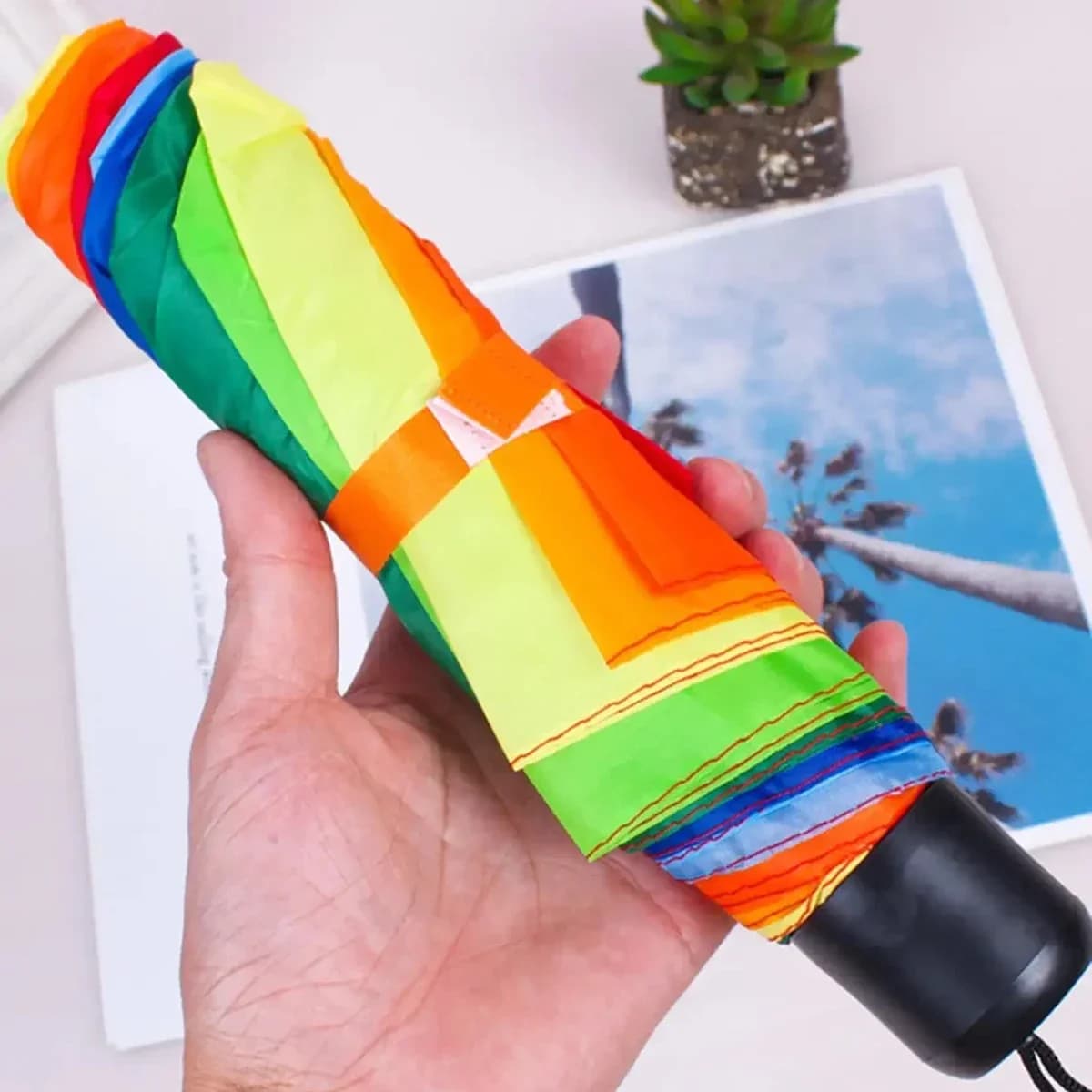 Parapluie pliable arc-en-ciel Wonder - Compact et stylé pour déplacements de pêche