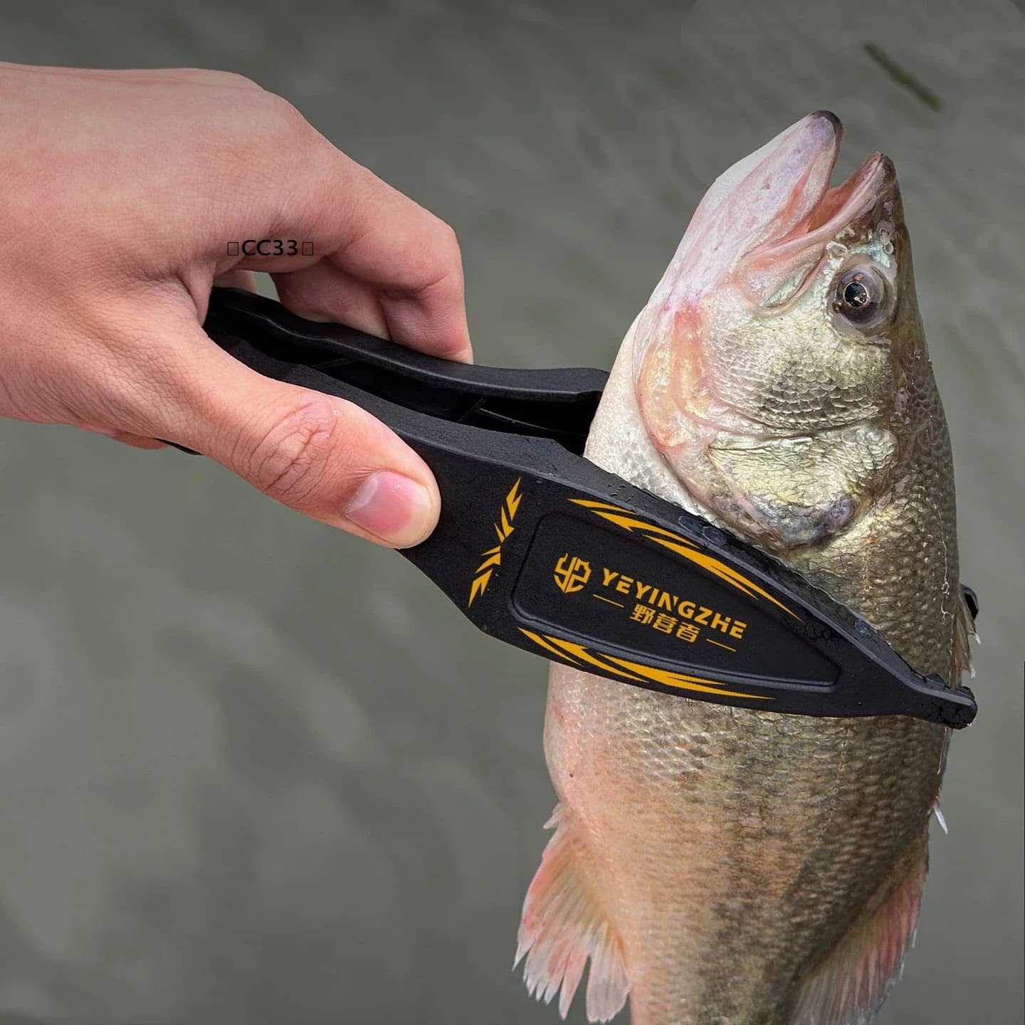 Gripper pêche flottant CC33 - Pince à lèvres avec balance, dégorgeoir et extracteur d'hameçon