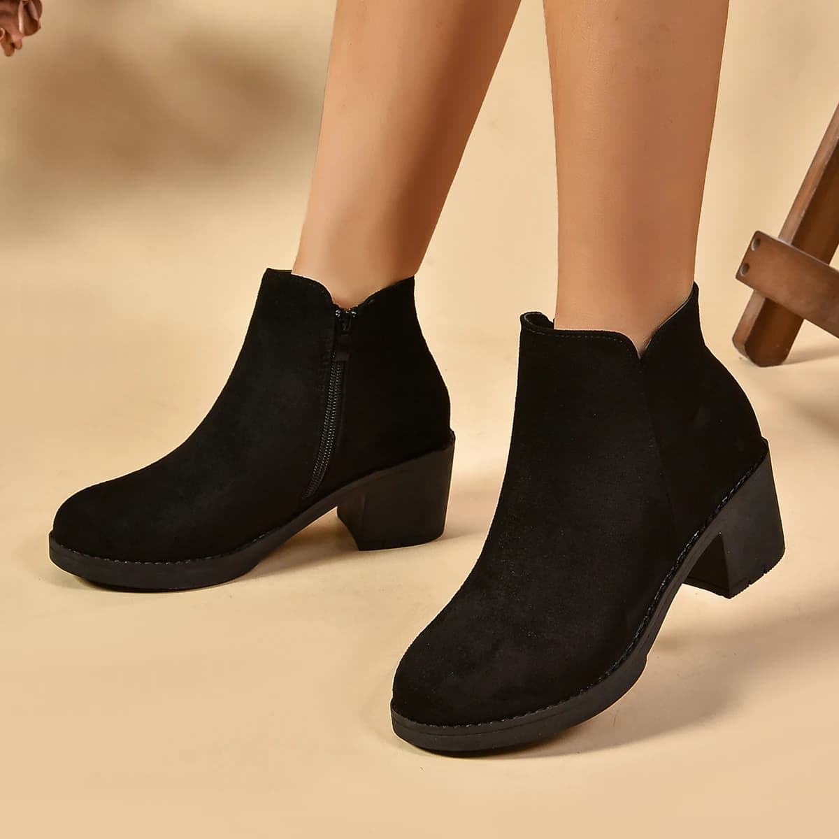 Bottes talon haut femme automne 2024 - Simili daim élégant, coupe concise, coloris unis sophistiqués