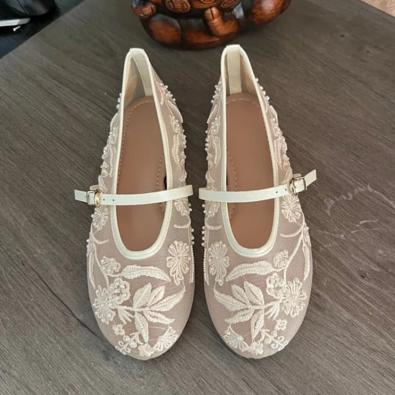 Ballerines femmes élégantes 2025 - Escarpins Mary Jane blancs brodés mesh été confortables