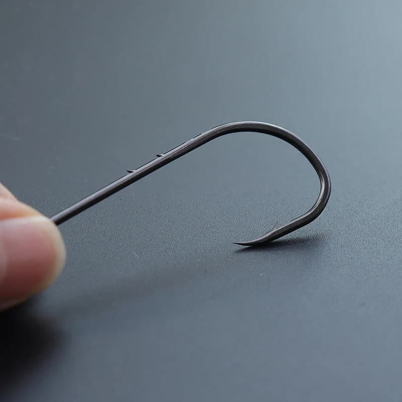 Boîte de 110 hameçons longue tige barbelés acier carbone pour pêche mer avec double appât - Hameçons océan