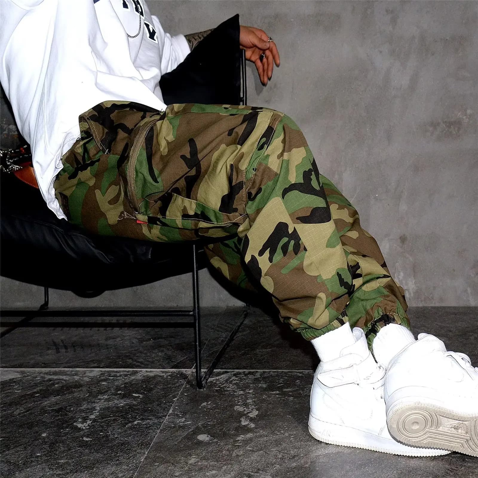 Pantalon camouflage cargo homme style coréen 2024 pêche serré cheville poches multiples tendance