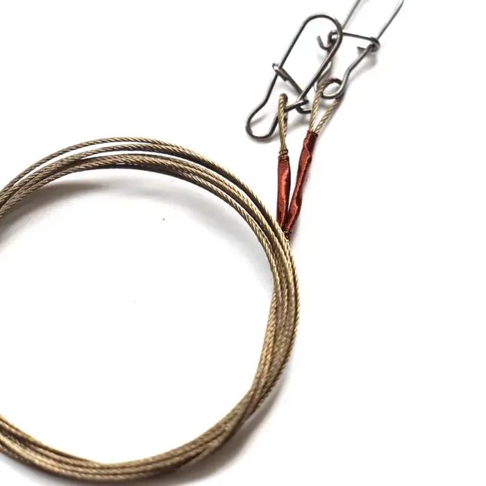 Laisse de pêche en acier 2PCS avec émerillon roulant anti-embrouillage pour brochet et carnassiers