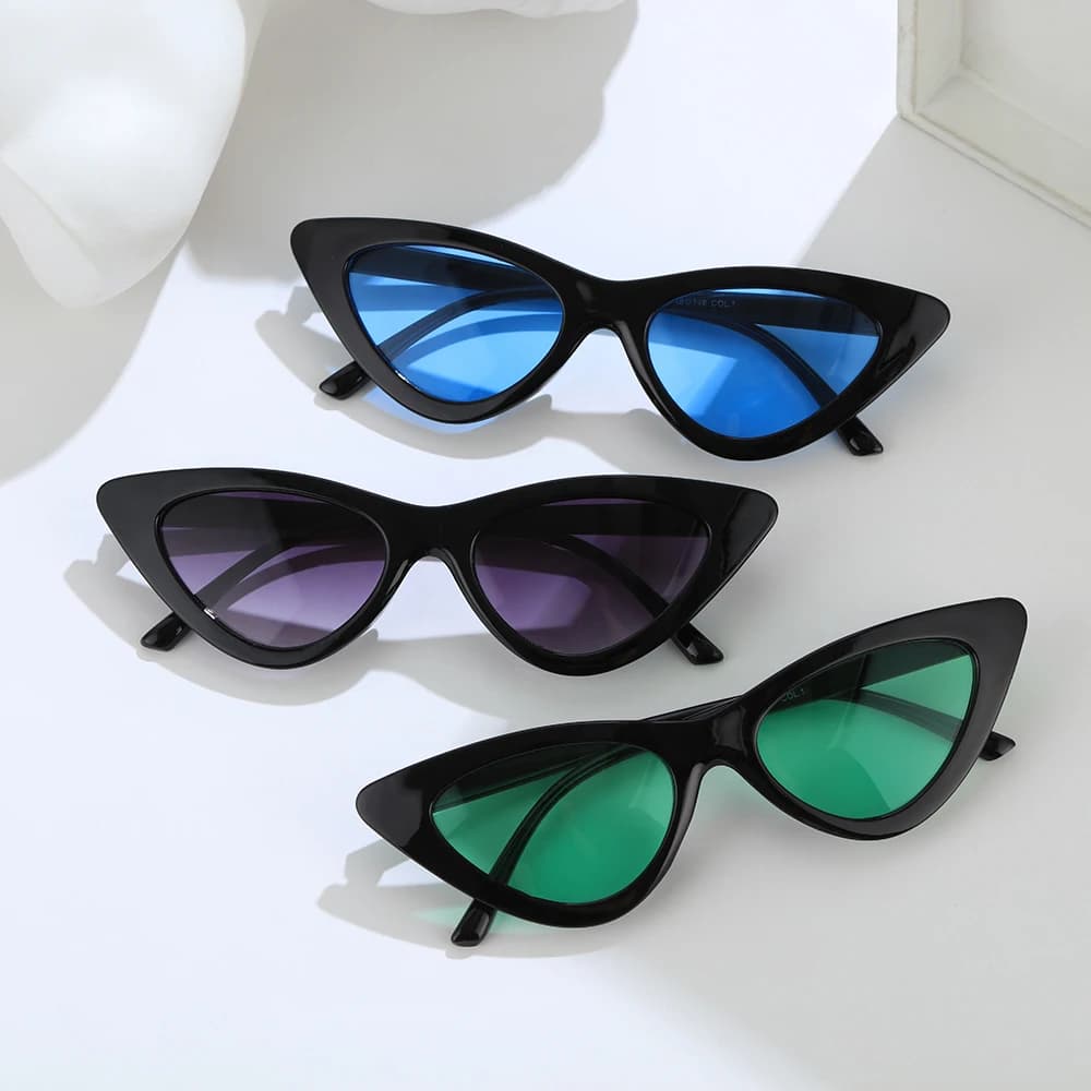 Lunettes de soleil cat eye femme triangle vintage rouge tendance mode streetwear UV400 protection solaire
