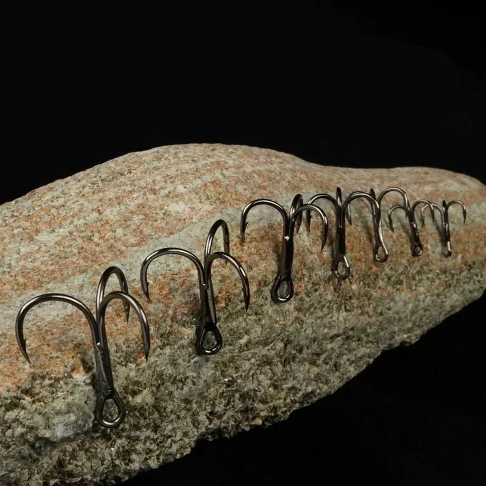 Hameçons triple trèfle pêche carnassiers acier haute teneur en carbone courbure ronde modèle renversé boîte de 50